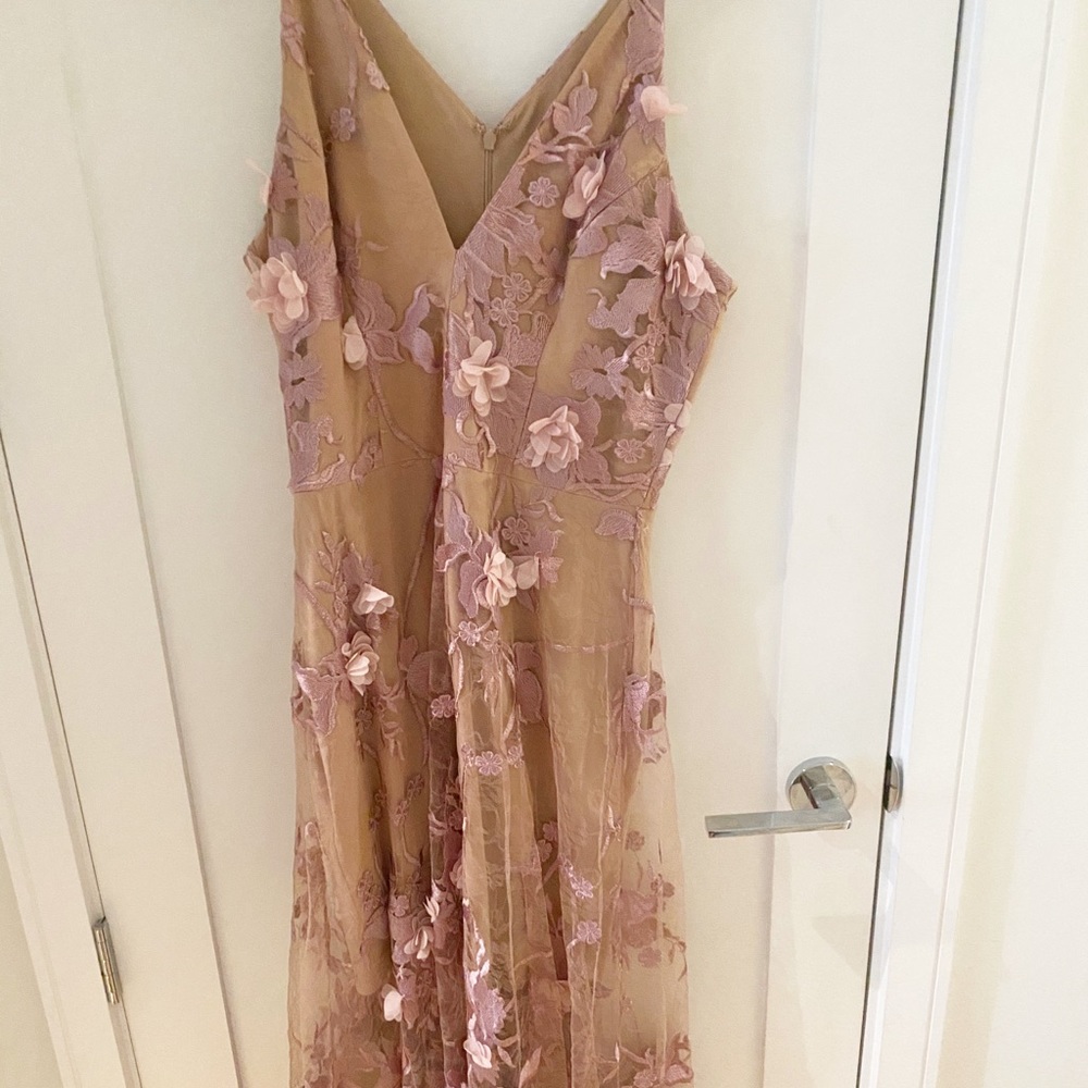Elegant Floral Lace Midi Dress in Pink